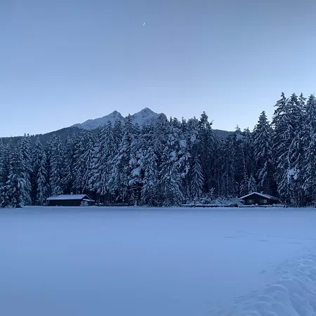 Waldchalet Am Eichhof Chalé Innsbruck